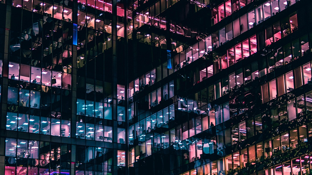 découvrez les différentes structures d'entreprise, leurs avantages et inconvénients, afin de choisir le modèle le mieux adapté à vos besoins professionnels et à votre projet entrepreneurial.